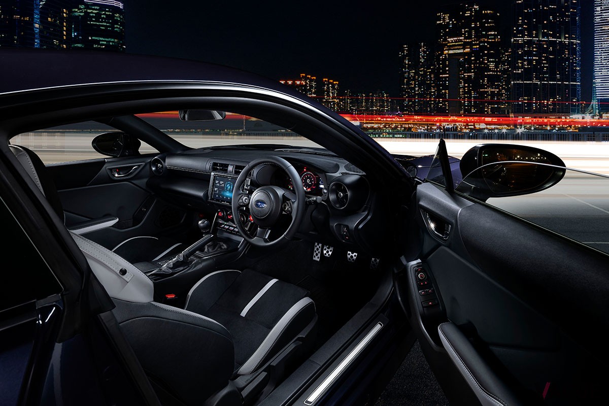 スバル「BRZ STIスポーツ パープルエディション」