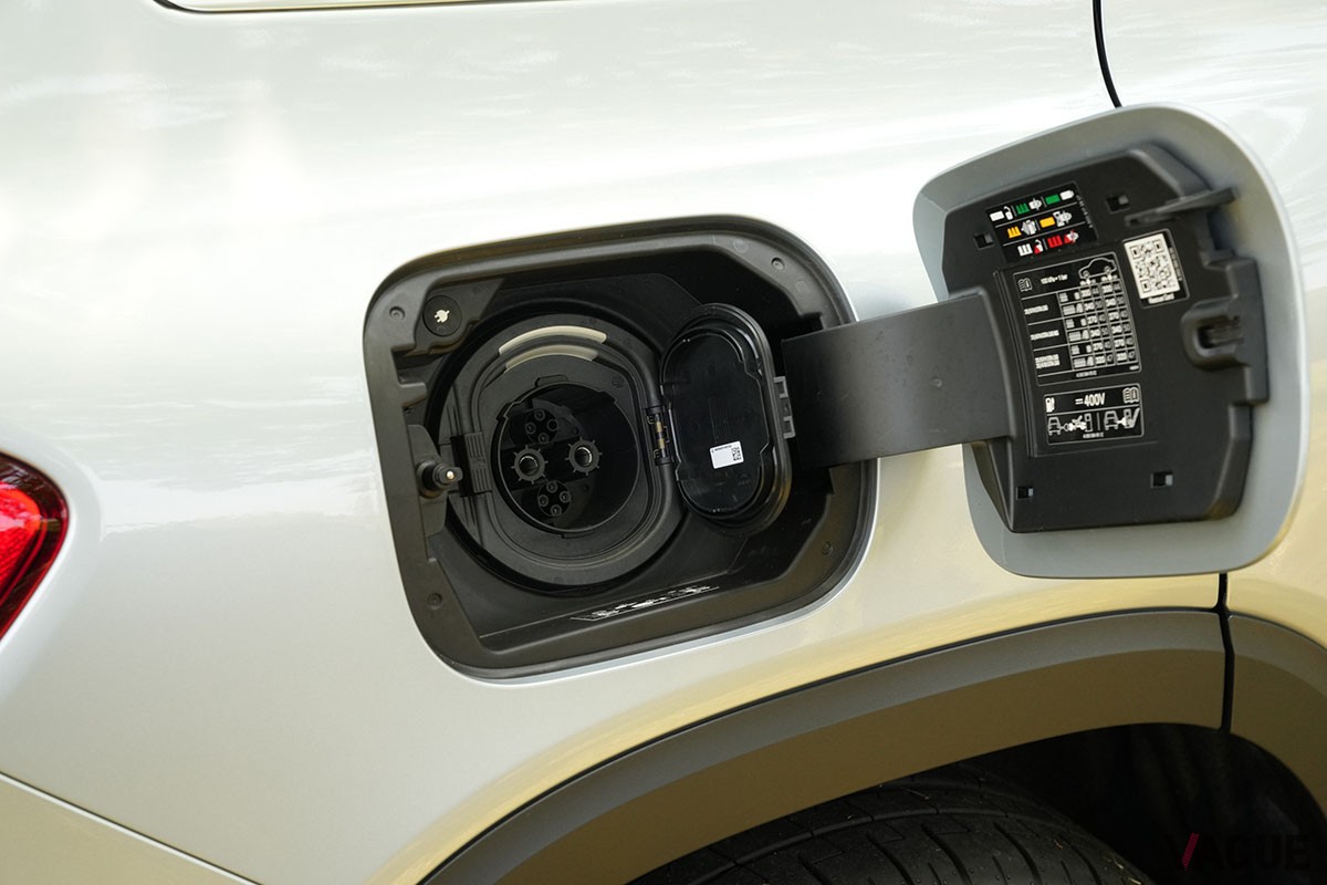 メルセデス・ベンツ新型「EQA」