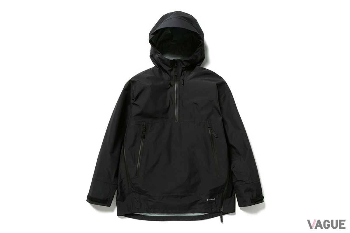 「GORE-TEX Rain Pullover」ブラック。温度やフィット感の細かな調整に対応する