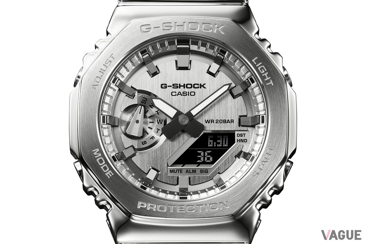 「CASIO G-SHOCK FINE METALLIC SERIES」シルバー×シルバーダイヤルモデル（品番：GM-2100YM　4万150円、消費税込）