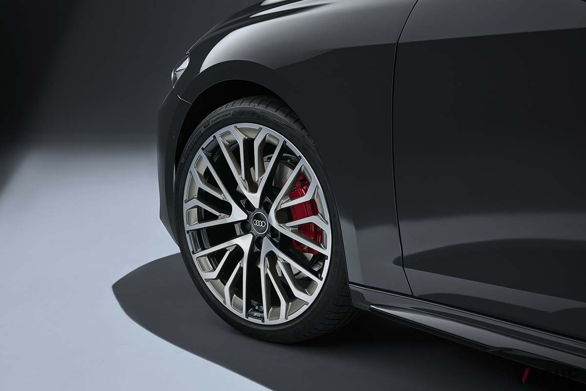 アウディ新型「A5セダン」