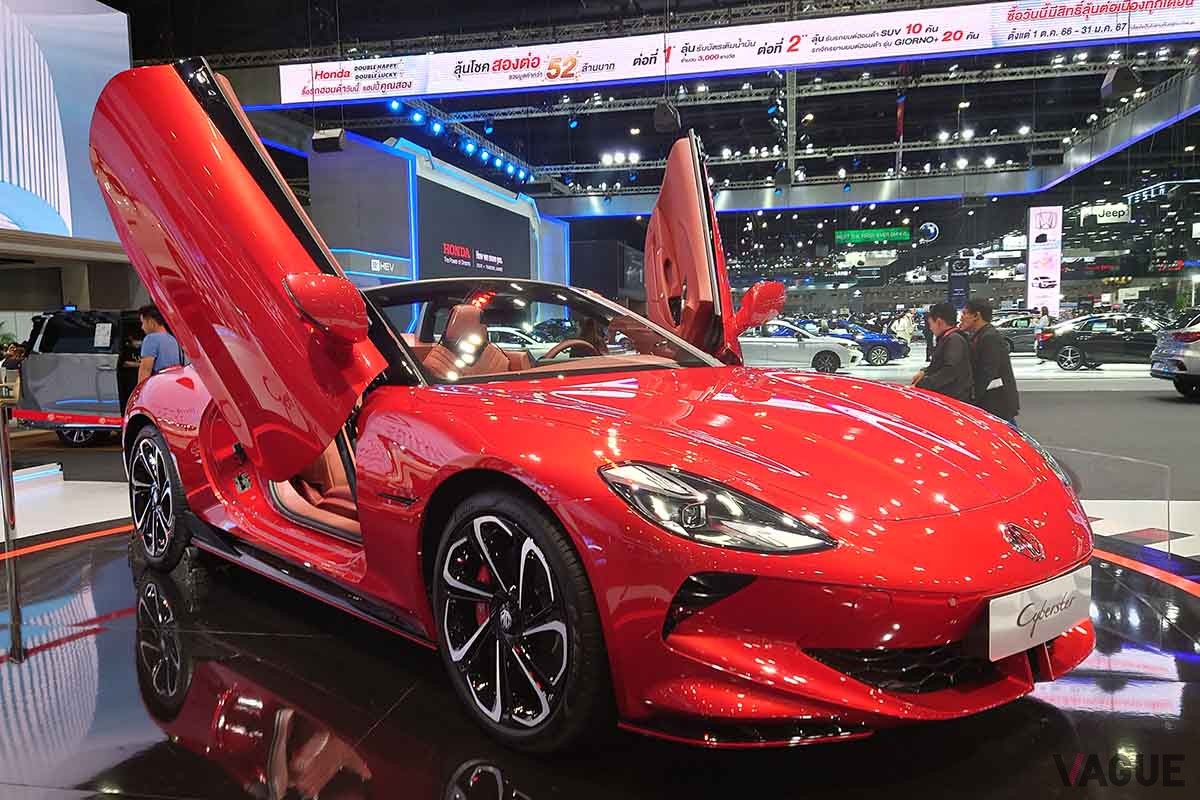 英国の自動車ブランドMGは現在、上海汽車グループの傘下となる。写真はMGの新型スポーツカー「CYBERSTER」