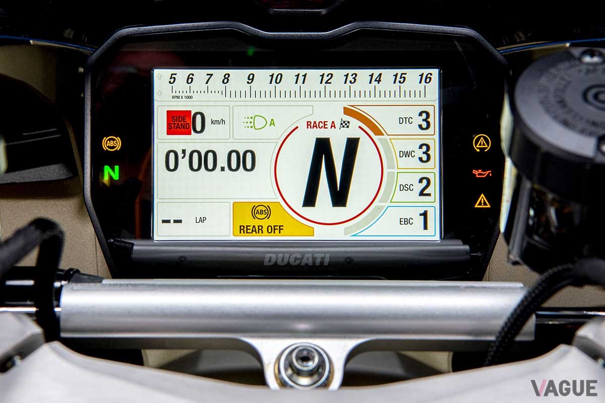 2025年1月11日に発売されたドゥカティ新型「パニガーレV4」