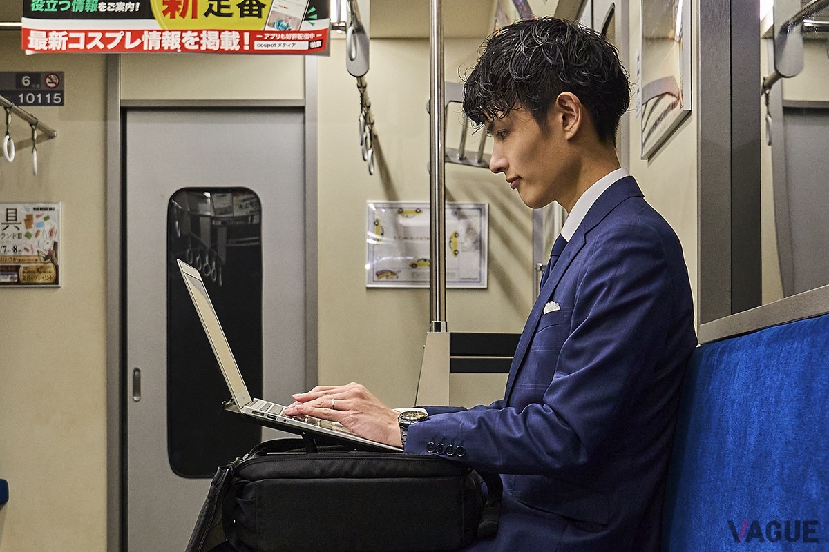 いつもの自然な体勢で作業できる