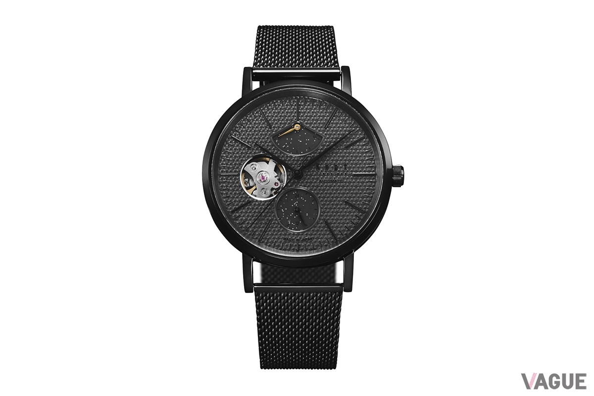 ケース径は38mm。ケース素材は316Lステンレススチール。ミニマルだが見飽きることのないデザイン