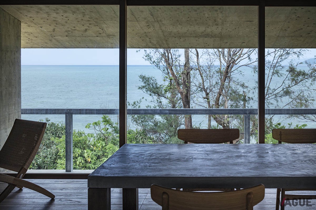 自然との一体感ある室内