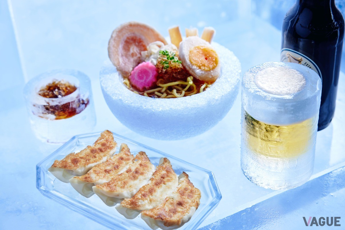 氷のラーメンと餃子、ビール
