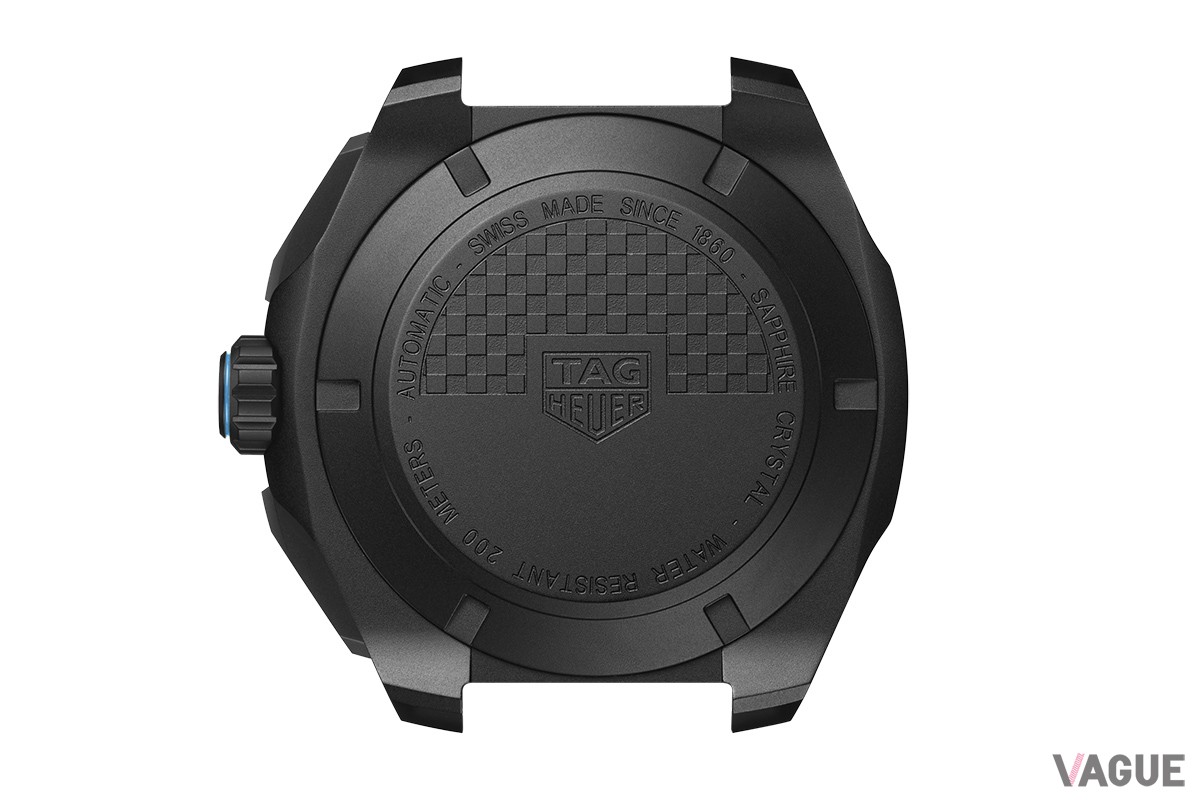プッシュボタンの形状も「フォーミュラ1」の特徴（CBZ2084.FT8097）
