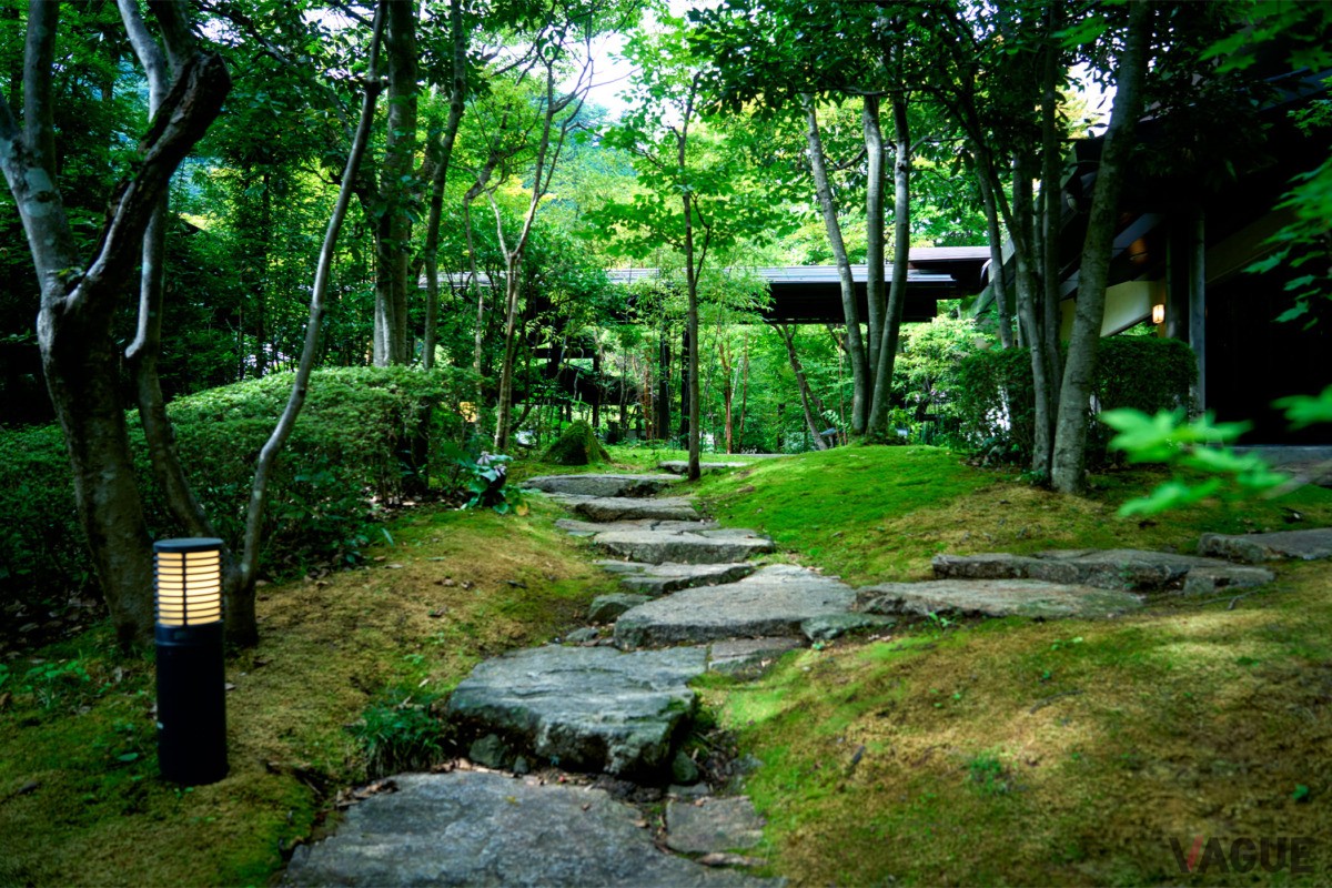 静かに時の移ろいを楽しむ庭園