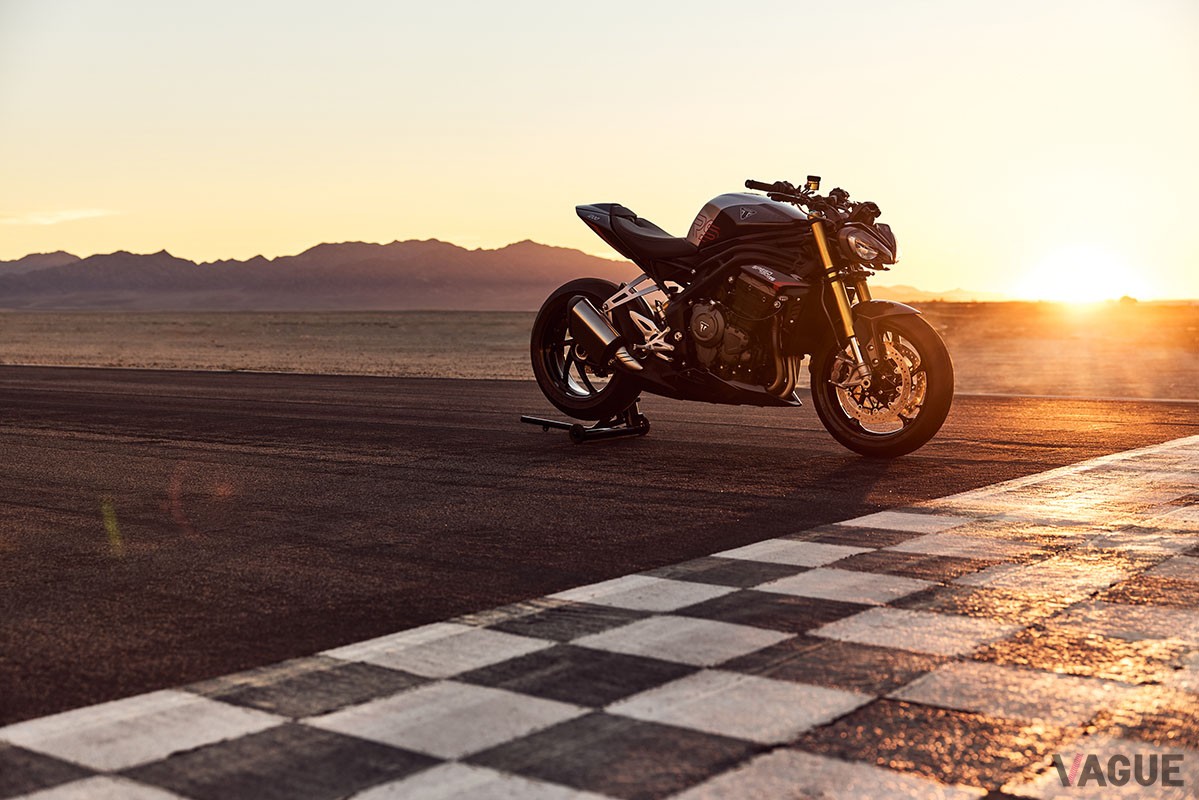 トライアンフ新型「スピードトリプル1200RS」
