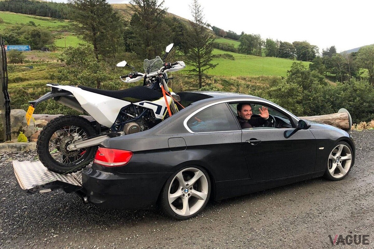 eBayに出品されていたBMW「335iクーペ」ベースのピックアップ。後席より後方をオープン化して荷台に変更（C）eBay