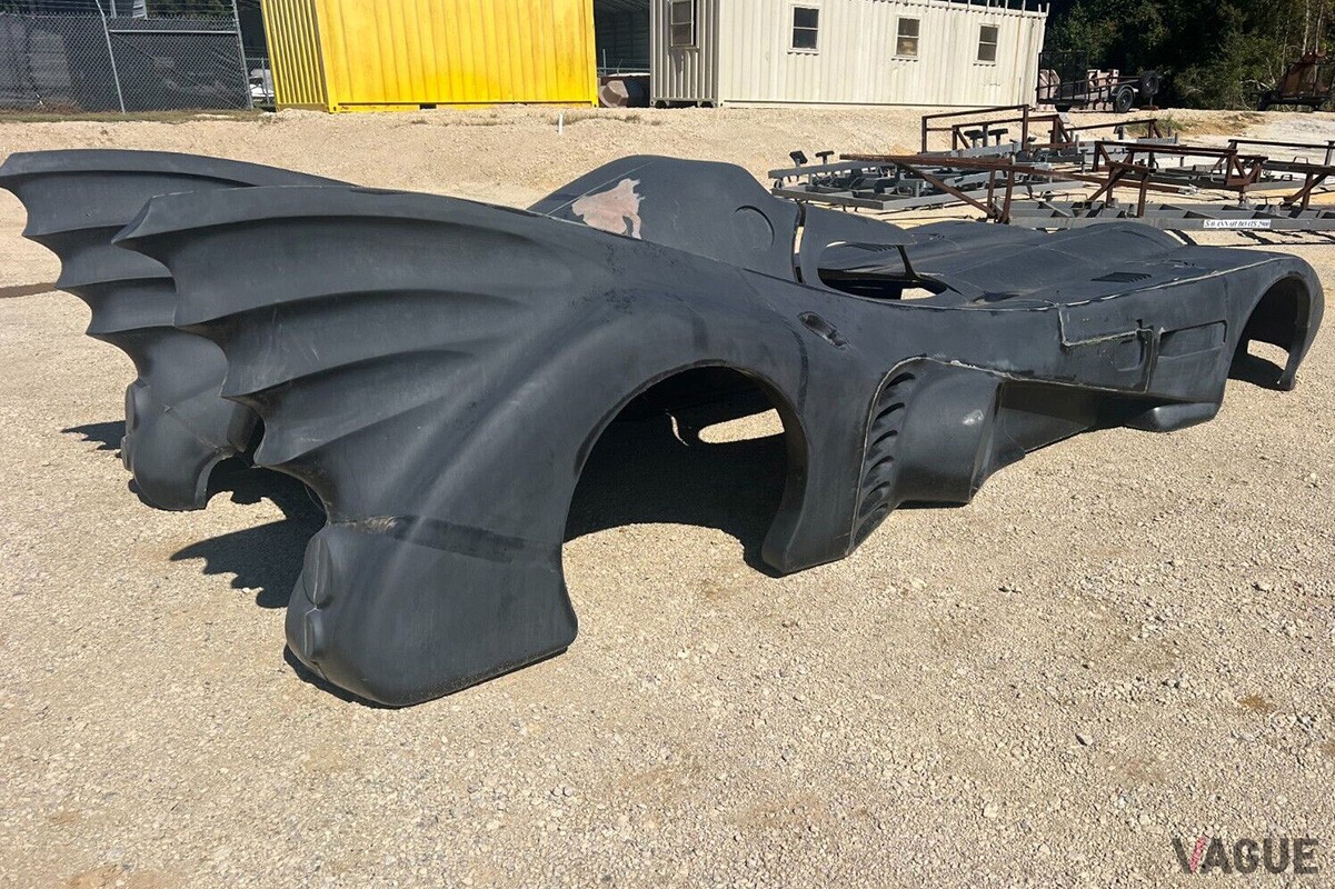 2万3225ドル（約353万円）で落札された「バットモービル」のレプリカキット（C）eBay