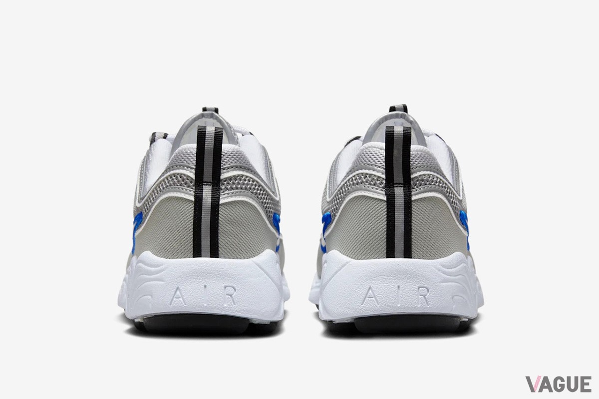 ナイキのアイコニックなランニングシューズ「エア ズーム スピリドン」に、新色“Metallic Silver and Signal Blue”が登場