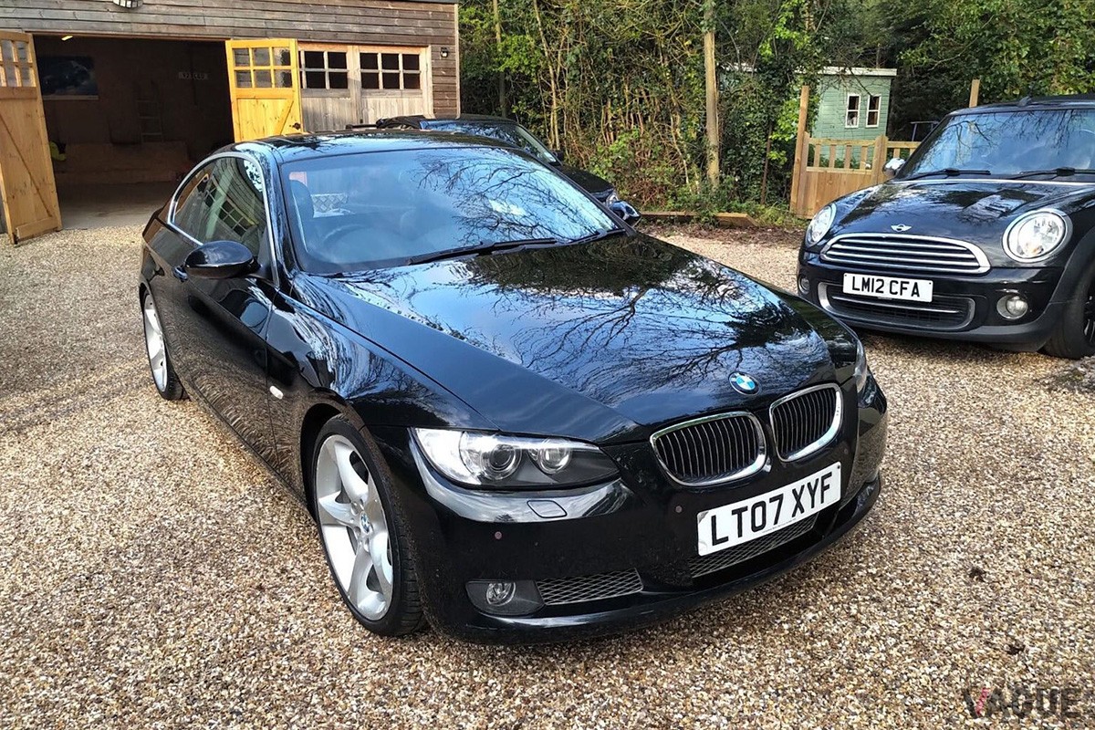eBayに出品されていたBMW「335iクーペ」ベースのピックアップ。後席より後方をオープン化して荷台に変更（C）eBay