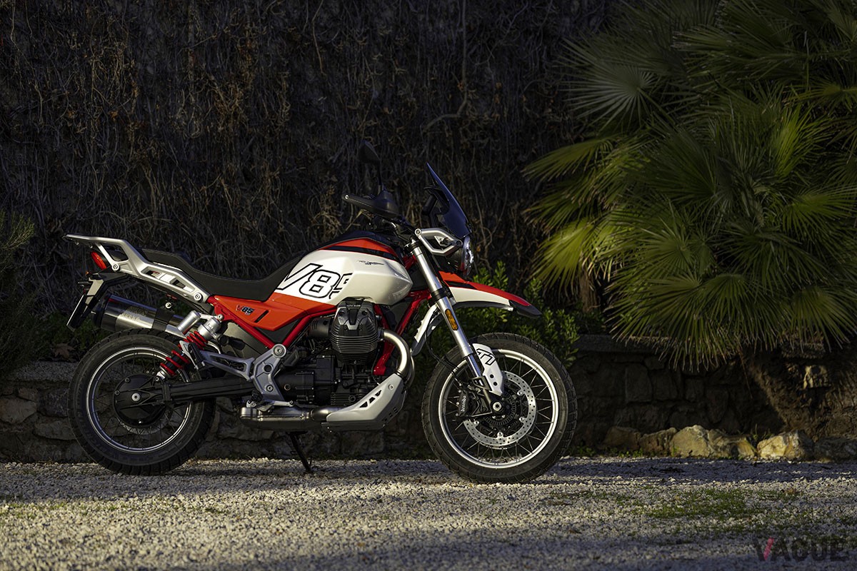 モト・グッツィ新型「V85TT」