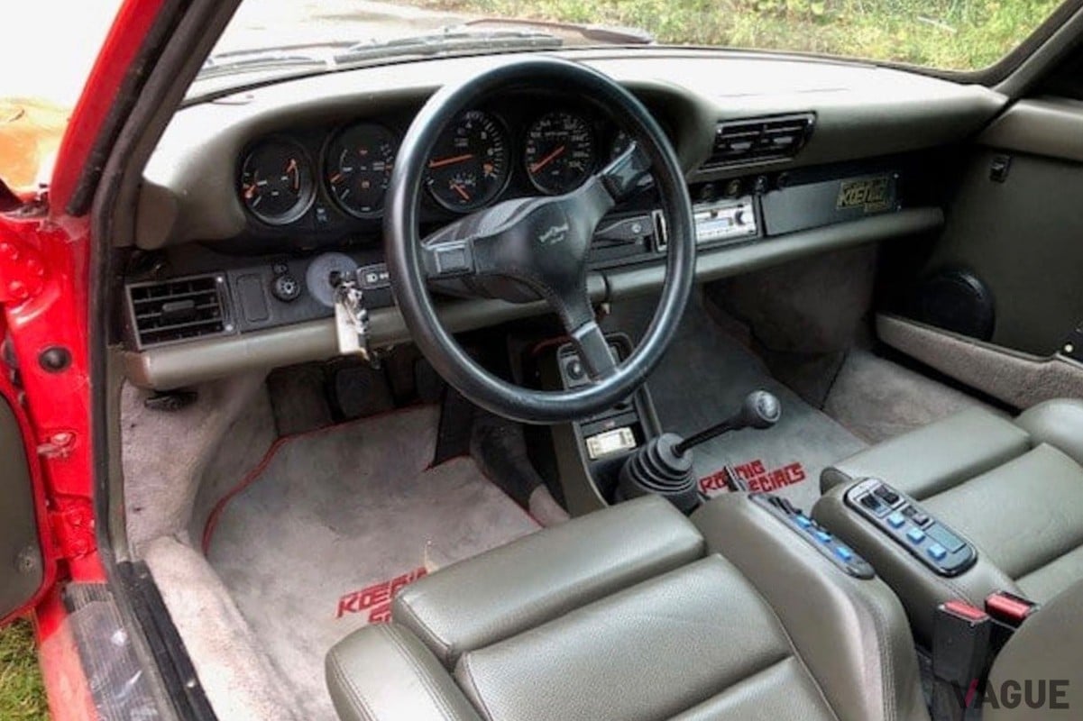 イギリスの中古車売買サイト・Car＆Classicに出品されている1988年式の「911ターボ“ロードランナー”」（C）Car＆Classic
