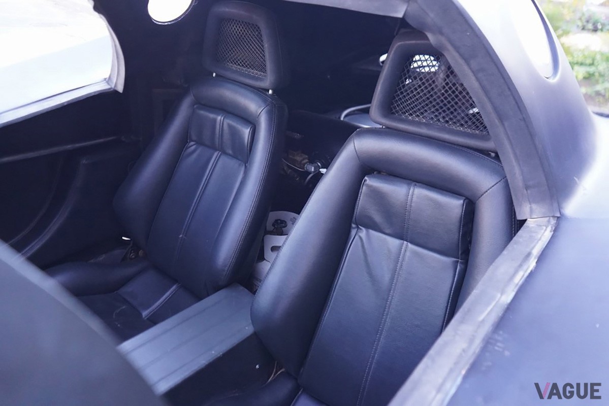 2025年2月上旬時点、米アリゾナ州の販売店に並んでいるレプリカキットと同じVINナンバーが記された中古車（C）Lapin Motor Co.