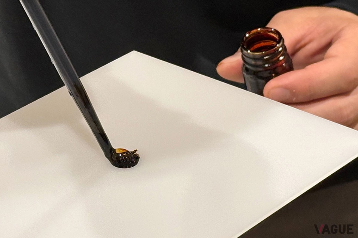 「EAH-AZ100」のドライバーに充填されている磁性流体