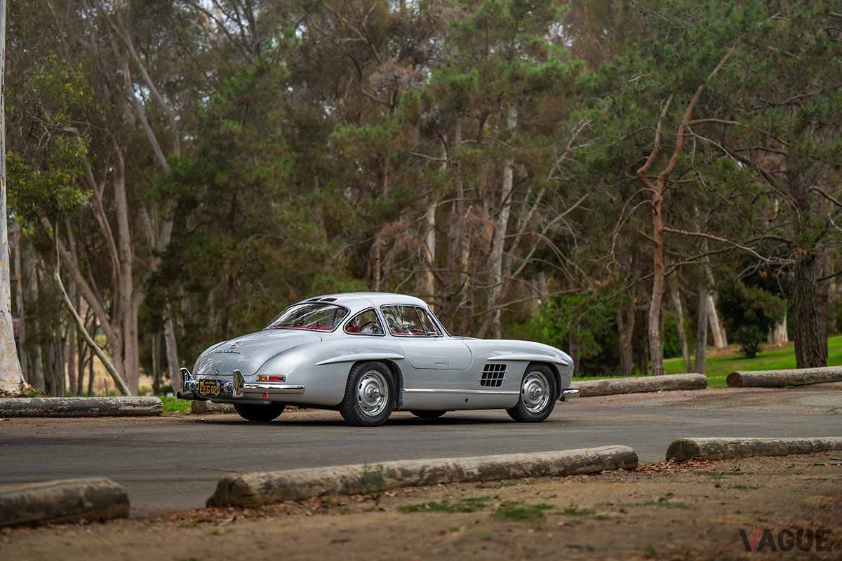 オークションに出品された1956年式メルセデス・ベンツ「300SLガルウイング」 Robin Adams(c)2024 Courtesy of RM Sotheby's