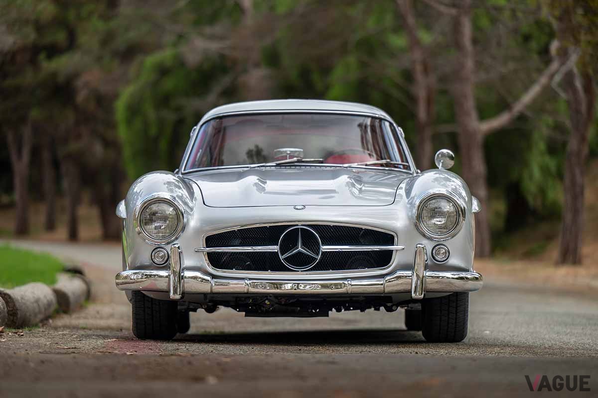 オークションに出品された1956年式メルセデス・ベンツ「300SLガルウイング」 Robin Adams(c)2024 Courtesy of RM Sotheby's