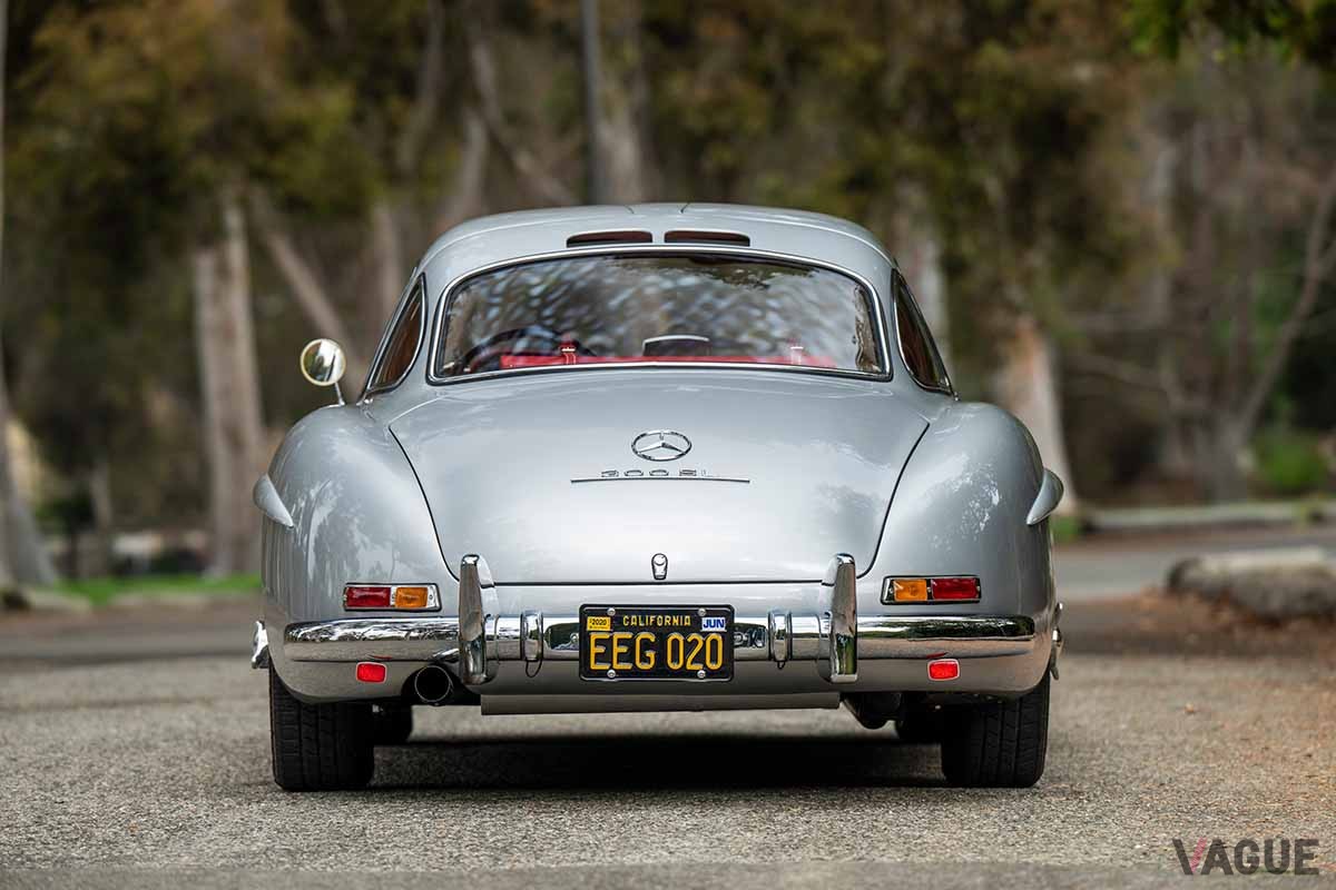 オークションに出品された1956年式メルセデス・ベンツ「300SLガルウイング」 Robin Adams(c)2024 Courtesy of RM Sotheby's
