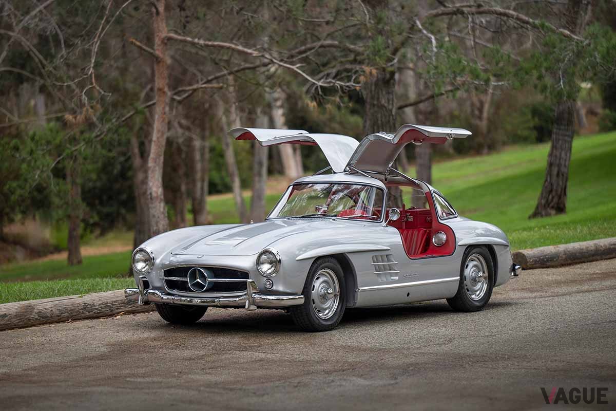 オークションに出品された1956年式メルセデス・ベンツ「300SLガルウイング」 Robin Adams(c)2024 Courtesy of RM Sotheby's