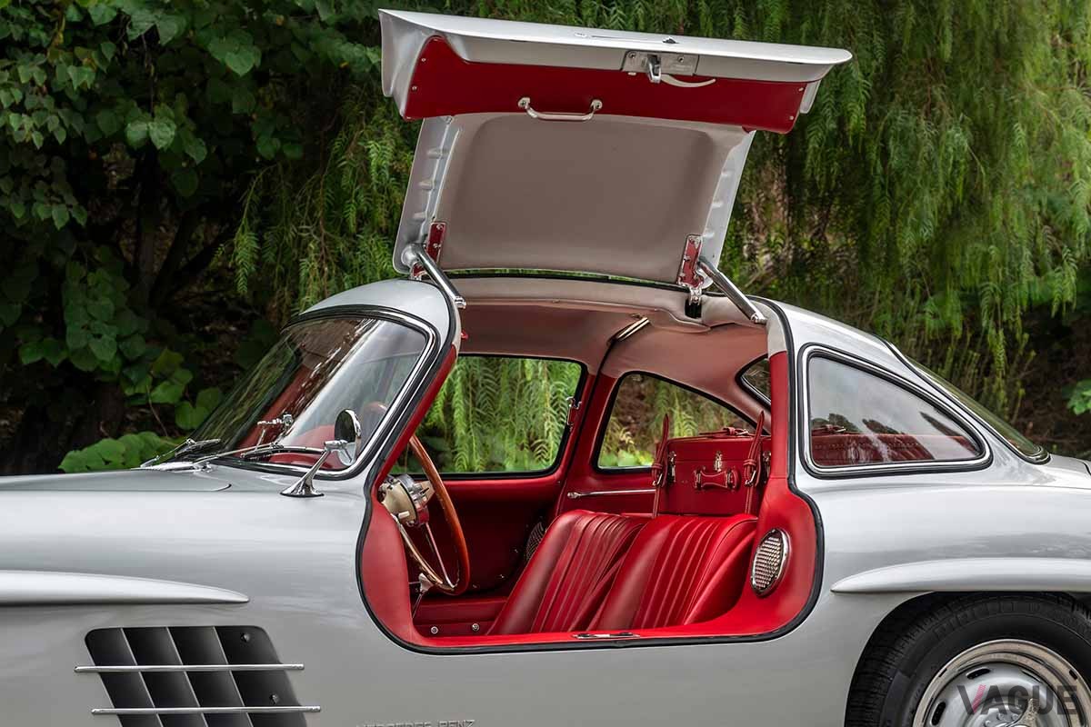 オークションに出品された1956年式メルセデス・ベンツ「300SLガルウイング」 Robin Adams(c)2024 Courtesy of RM Sotheby's