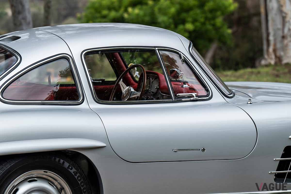 オークションに出品された1956年式メルセデス・ベンツ「300SLガルウイング」 Robin Adams(c)2024 Courtesy of RM Sotheby's
