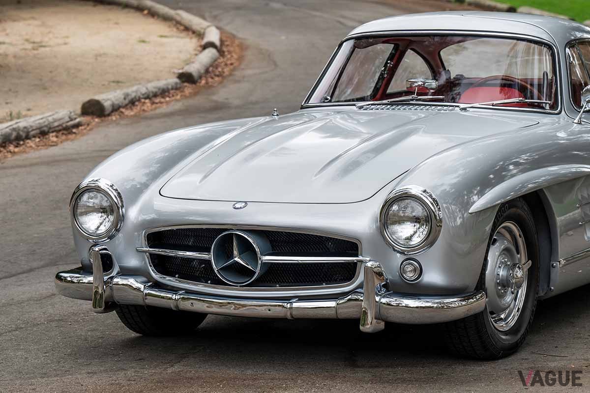 オークションに出品された1956年式メルセデス・ベンツ「300SLガルウイング」 Robin Adams(c)2024 Courtesy of RM Sotheby's