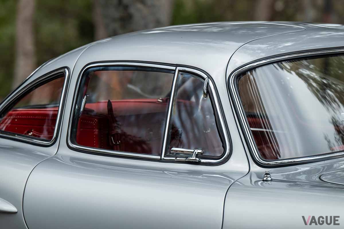 オークションに出品された1956年式メルセデス・ベンツ「300SLガルウイング」 Robin Adams(c)2024 Courtesy of RM Sotheby's
