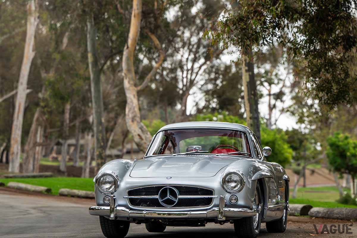 オークションに出品された1956年式メルセデス・ベンツ「300SLガルウイング」 Robin Adams(c)2024 Courtesy of RM Sotheby's