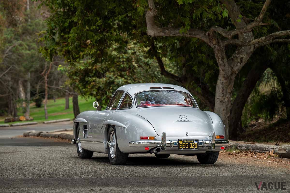 オークションに出品された1956年式メルセデス・ベンツ「300SLガルウイング」 Robin Adams(c)2024 Courtesy of RM Sotheby's