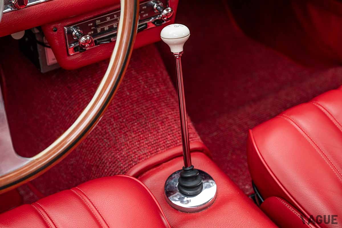 オークションに出品された1956年式メルセデス・ベンツ「300SLガルウイング」 Robin Adams(c)2024 Courtesy of RM Sotheby's