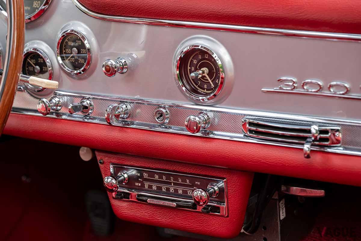 オークションに出品された1956年式メルセデス・ベンツ「300SLガルウイング」 Robin Adams(c)2024 Courtesy of RM Sotheby's