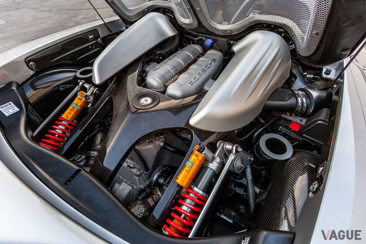 オークションに登場、約2億3000万円で落札された2005年式ポルシェ「カレラGT」。走行距離は7360kmだ　John Afravi（c）2025 Courtesy of RM Sotheby's