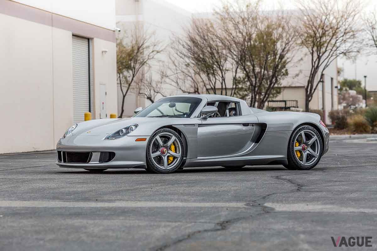 オークションに登場、約2億3000万円で落札された2005年式ポルシェ「カレラGT」。走行距離は7360kmだ　John Afravi（c）2025 Courtesy of RM Sotheby's