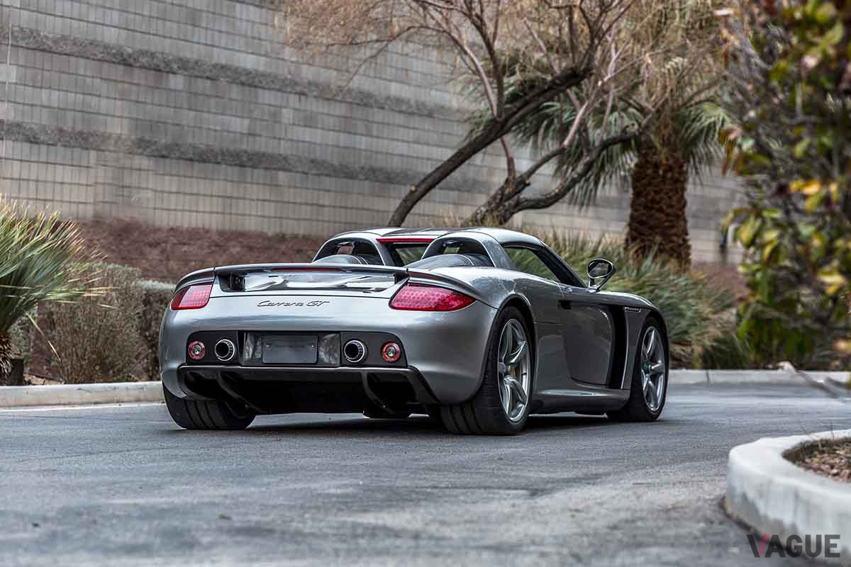 オークションに登場、約2億3000万円で落札された2005年式ポルシェ「カレラGT」。走行距離は7360kmだ　John Afravi（c）2025 Courtesy of RM Sotheby's