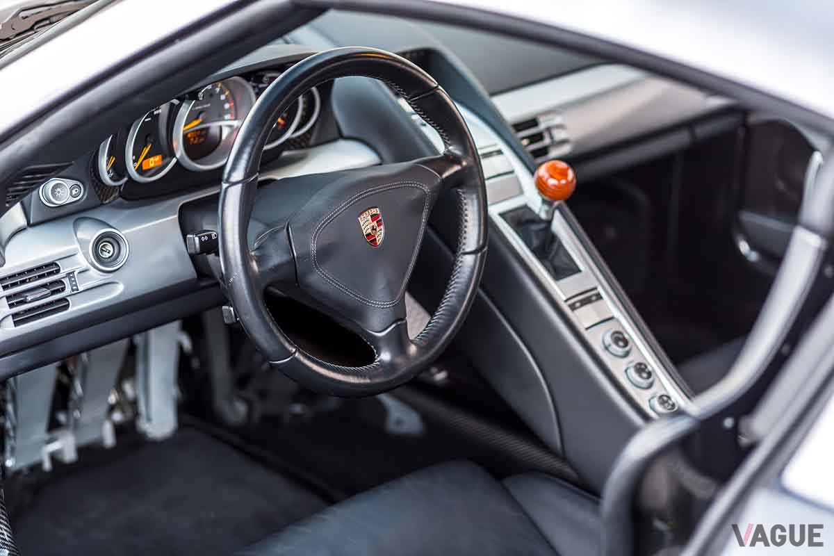 オークションに登場、約2億3000万円で落札された2005年式ポルシェ「カレラGT」。走行距離は7360kmだ　John Afravi（c）2025 Courtesy of RM Sotheby's