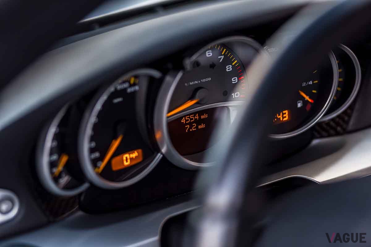 オークションに登場、約2億3000万円で落札された2005年式ポルシェ「カレラGT」。走行距離は7360kmだ　John Afravi（c）2025 Courtesy of RM Sotheby's