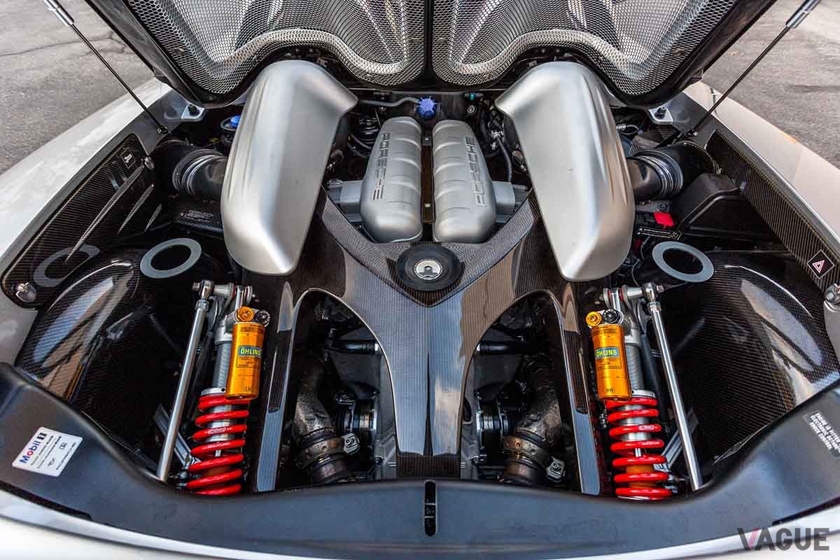 オークションに登場、約2億3000万円で落札された2005年式ポルシェ「カレラGT」。走行距離は7360kmだ　John Afravi（c）2025 Courtesy of RM Sotheby's
