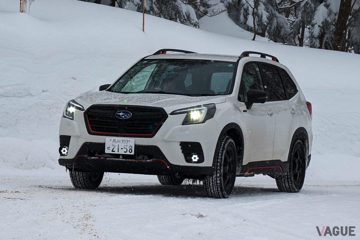 多少ラフなアクセル操作でも滑る様子なく雪道を進んでいた