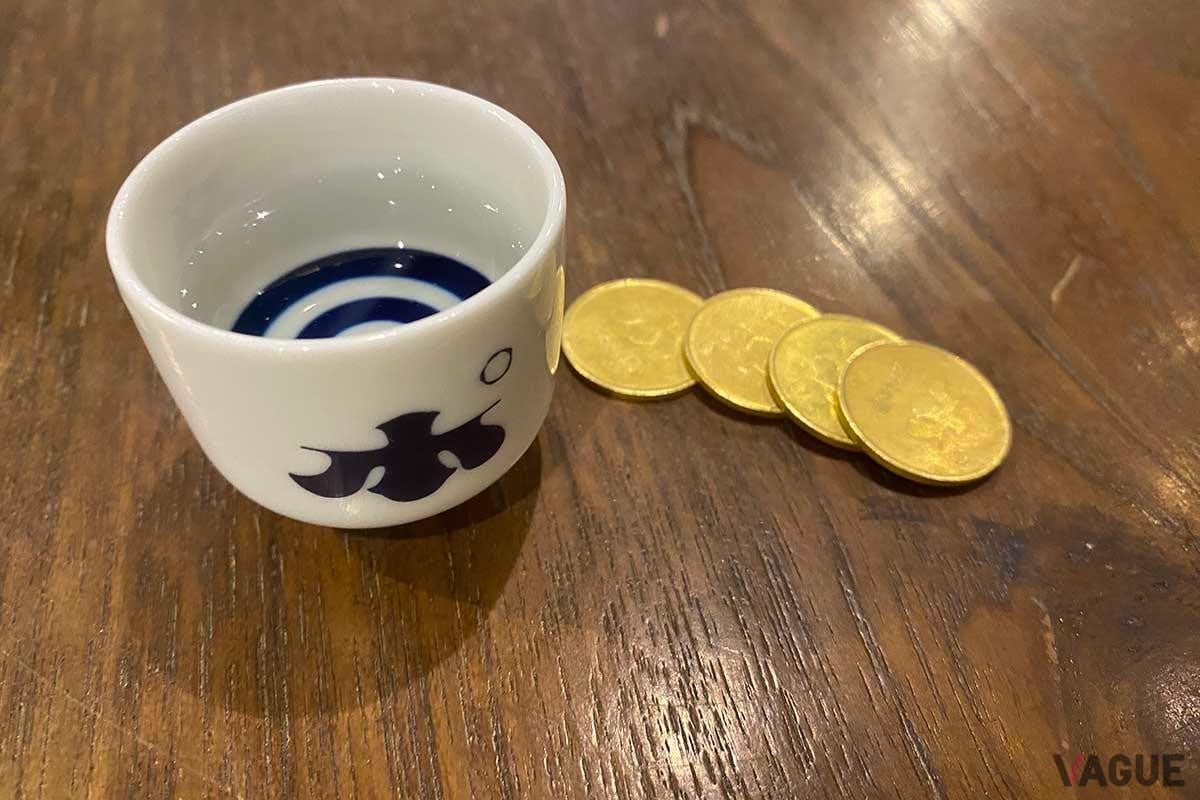 CoCoLo長岡本館2F「ぽんしゅ館」にある唎酒番所では、新潟県にある全蔵の酒を試飲可能。500円で5枚のコインに交換し、お猪口で試飲できる