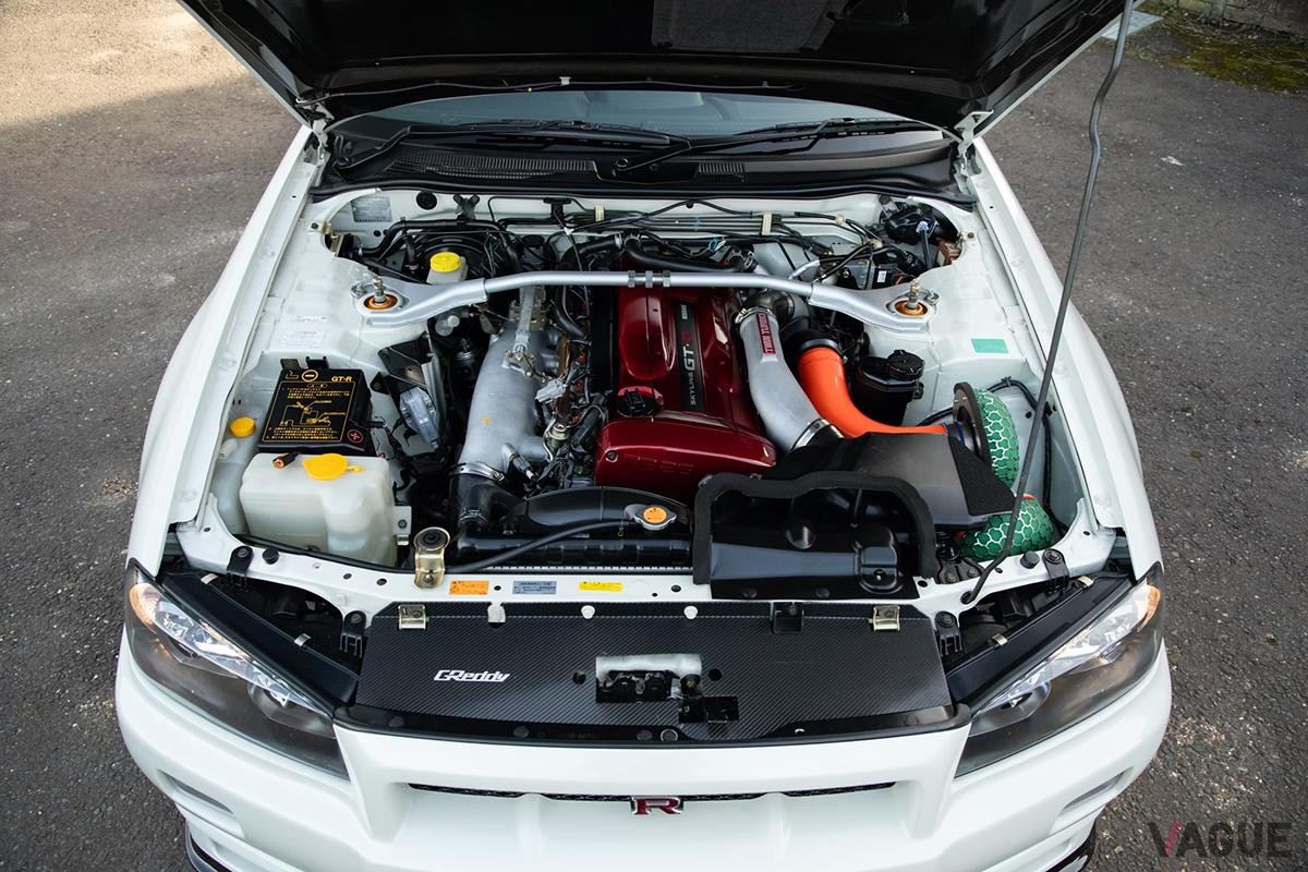 英国オークションに登場した2002年式日産R34型「スカイラインGT-R VスペックII」のエンジン