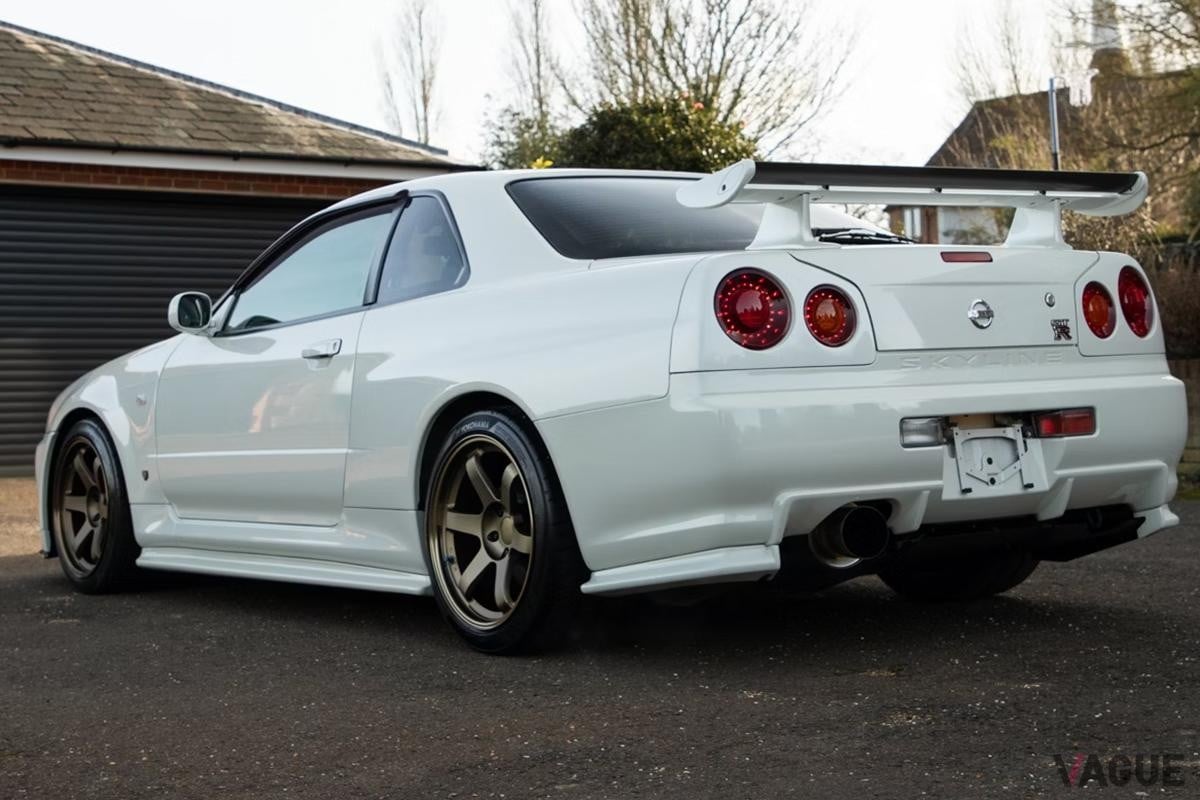 英国オークションに登場した2002年式日産R34型「スカイラインGT-R VスペックII」