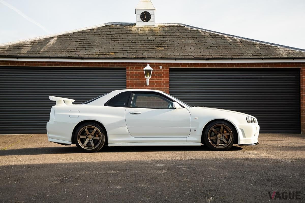 英国オークションに登場した2002年式日産R34型「スカイラインGT-R VスペックII」