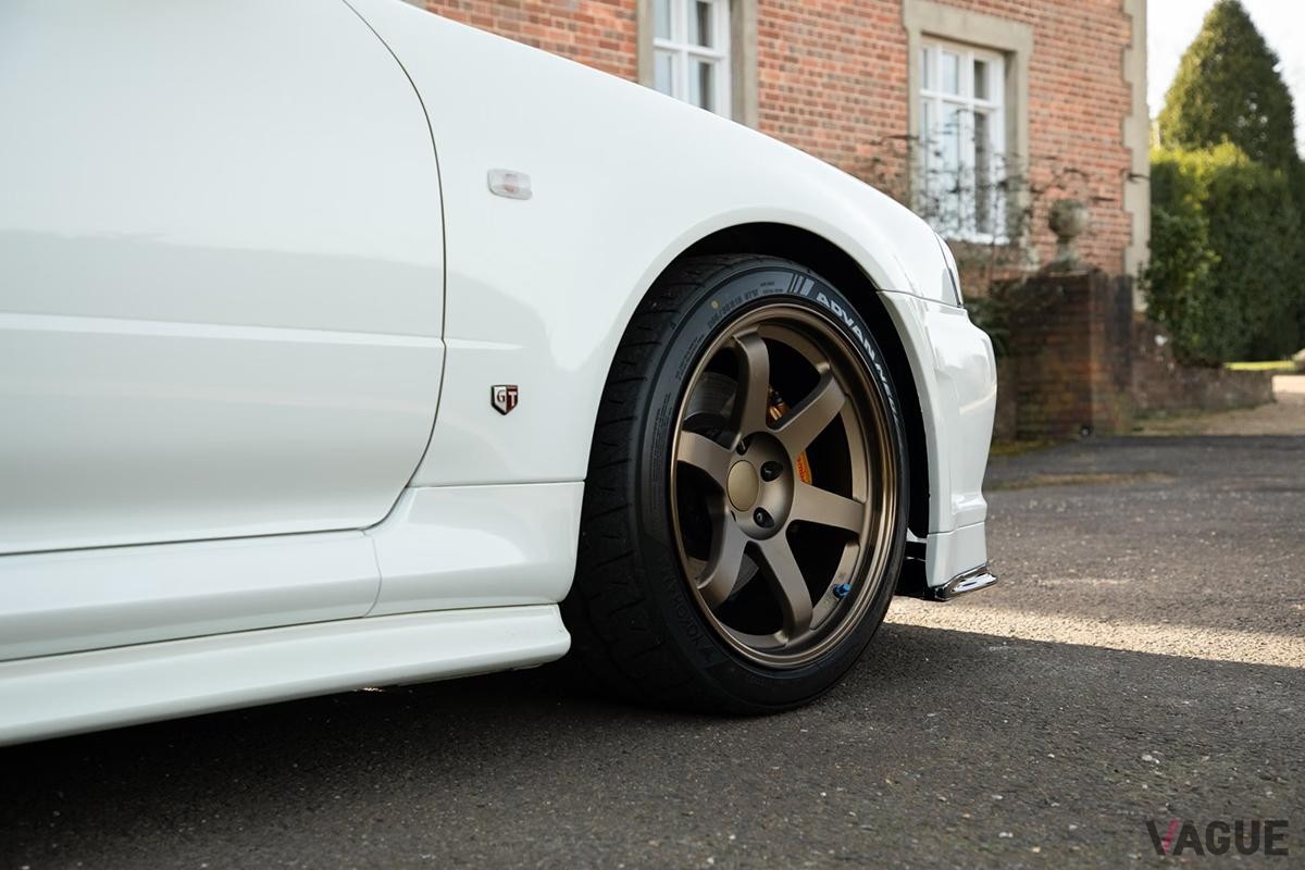 英国オークションに登場した2002年式日産R34型「スカイラインGT-R VスペックII」