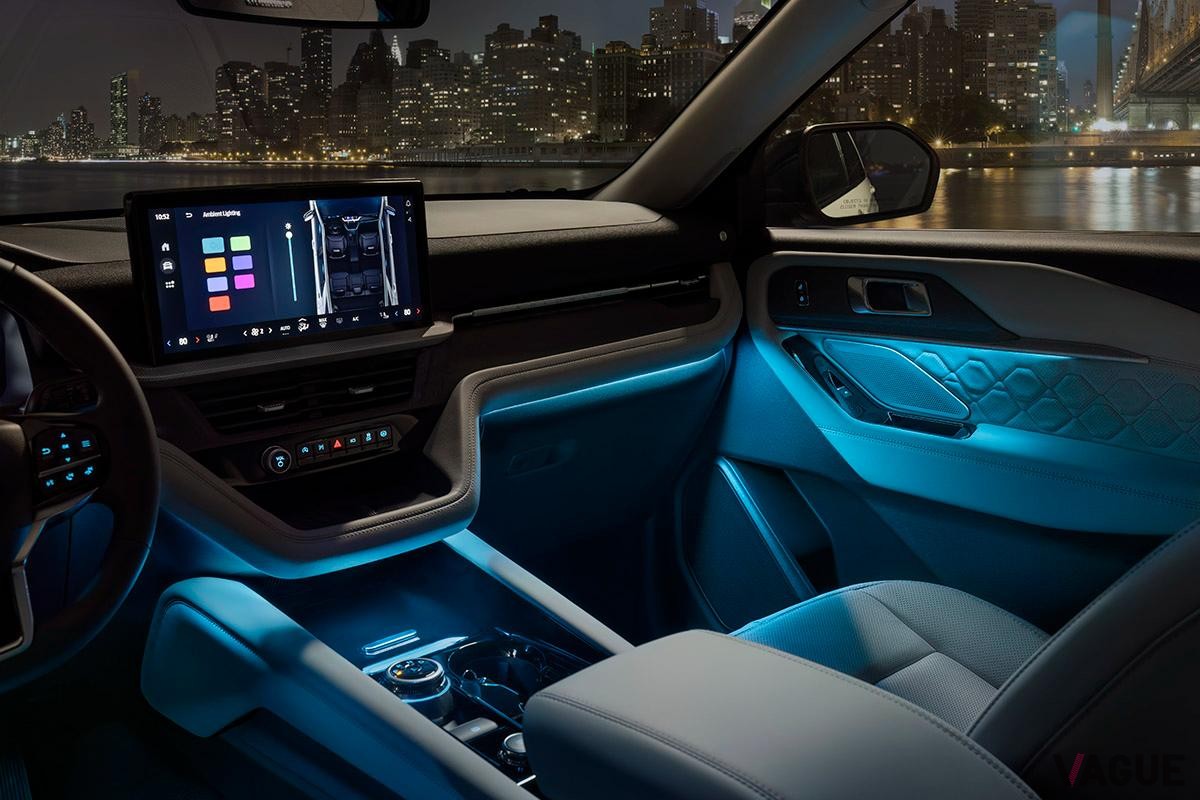 米国で登場したフォード新型「エクスプローラー プラチナム」2025年モデルのインテリア