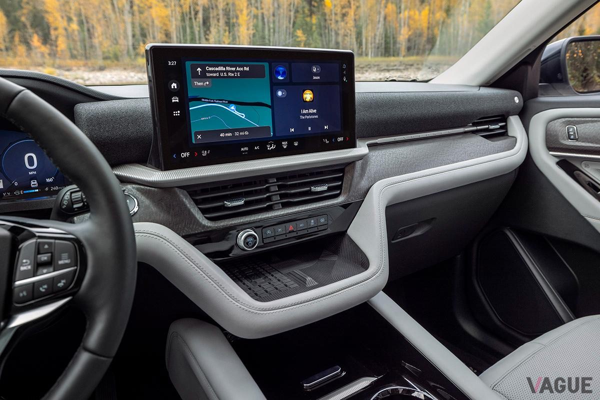 米国で登場したフォード新型「エクスプローラー プラチナム」2025年モデルのインテリア
