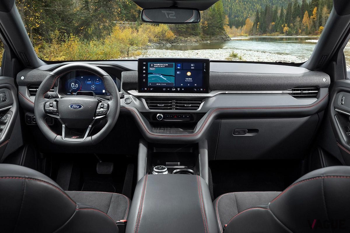 米国で登場したフォード新型「エクスプローラーST」のインテリア