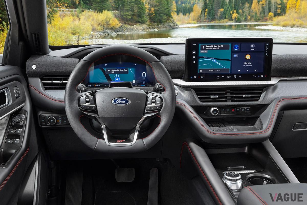 米国で登場したフォード新型「エクスプローラーST」のインテリア